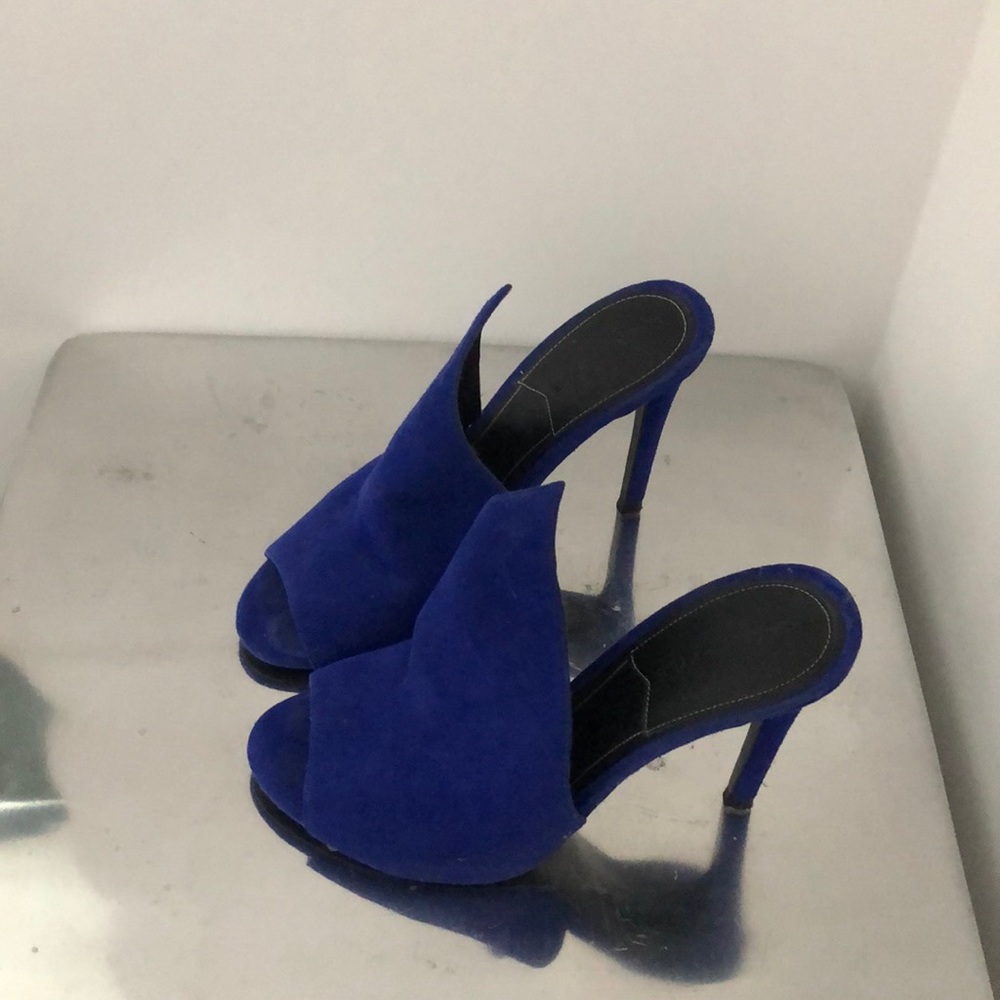 Kendall and Kylie suede heels. Good condition